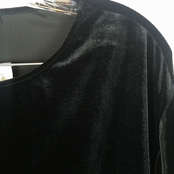 AQUA | BLACK VELVET RUFFLE SLEEVE SHIRT - Picture 6 of 7